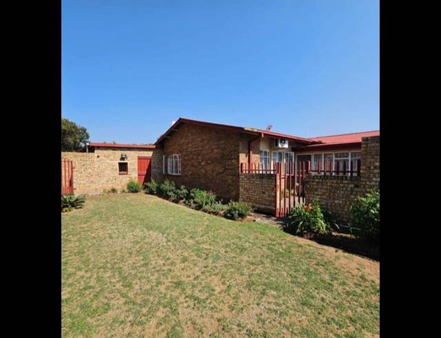 4 BEDROOM HOUSE FOR SALE IN VANDERBIJLPARK SE 1